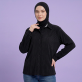 شومیز مشکی زنانه پلیسه آترین یقه انگلیسی و دکمهدار | حسنا مزون
